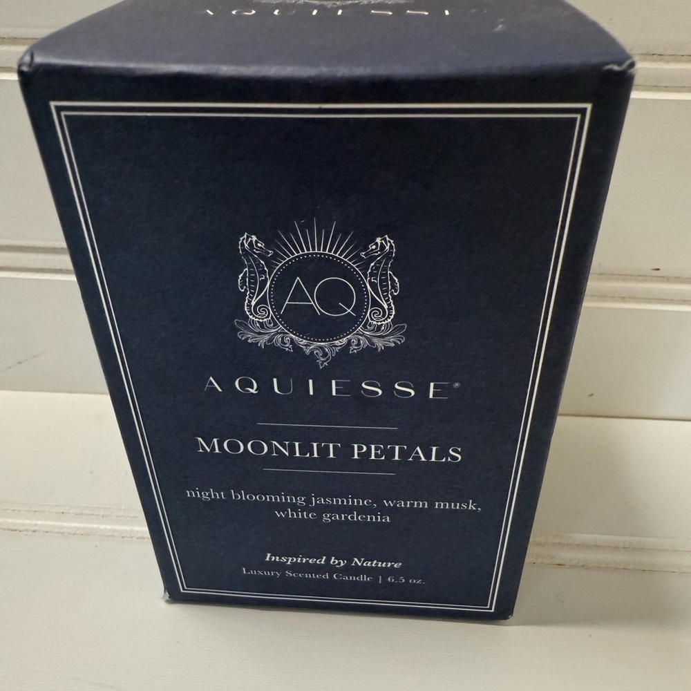 Aquiesse Luxury Scented Candle Moonlit Petals Inspired by Nature 6.5 oz NEW 1907